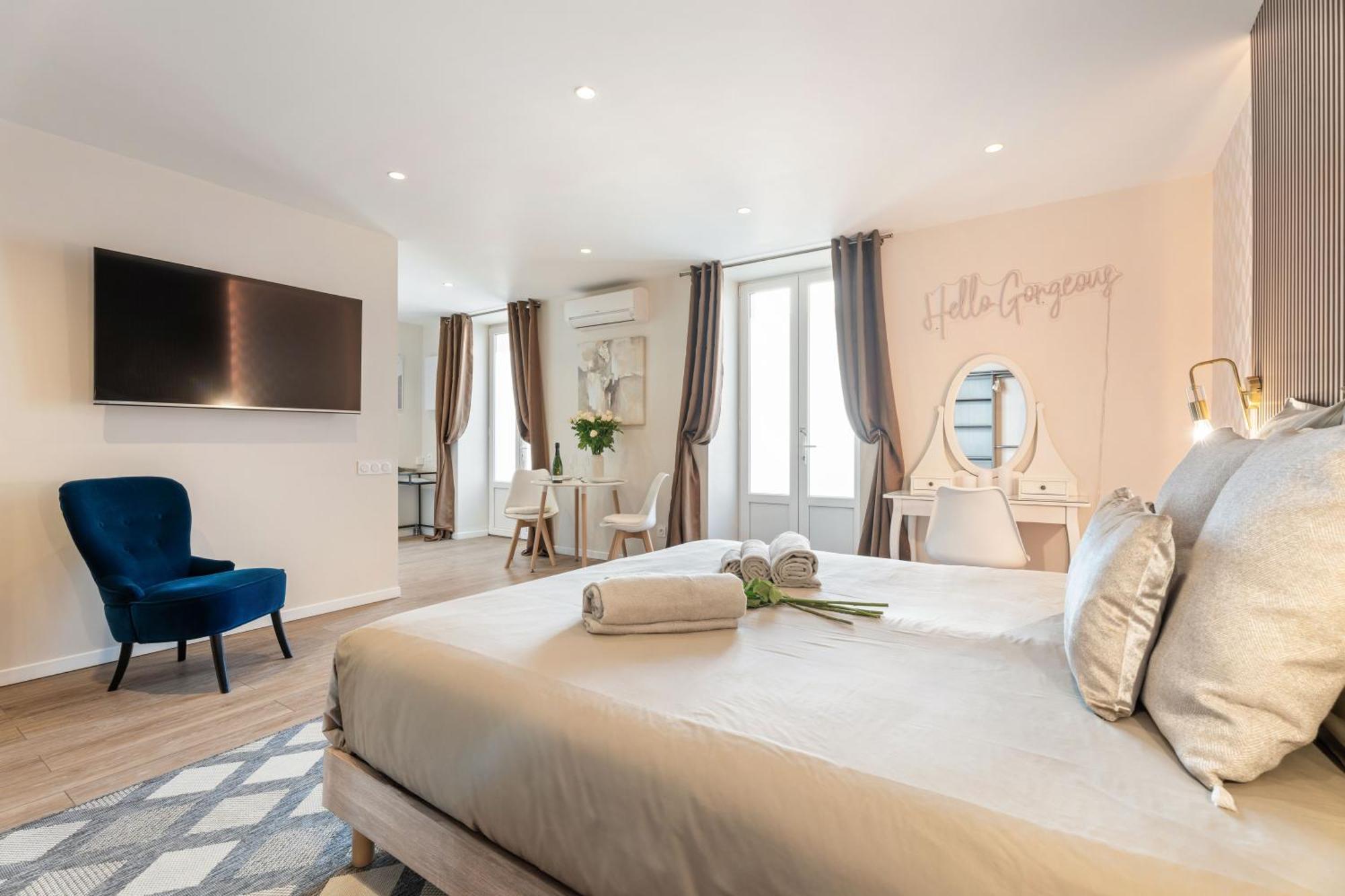Nice Renting - Love Room Massena - Luxe Room - Jacuzzi - Terrace - King Bed - Ac Экстерьер фото