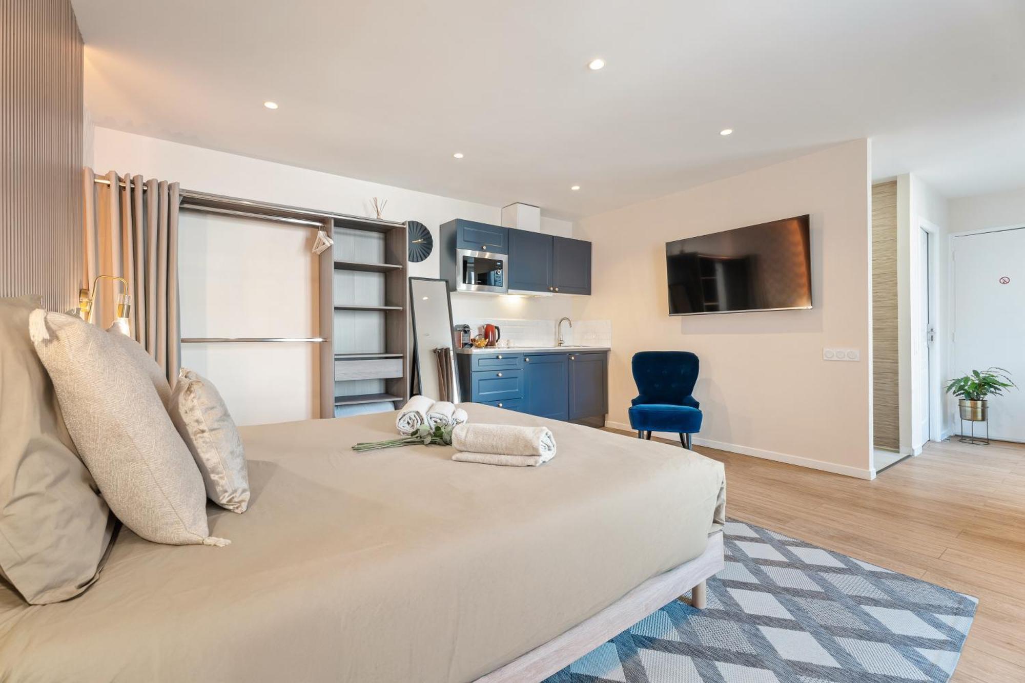 Nice Renting - Love Room Massena - Luxe Room - Jacuzzi - Terrace - King Bed - Ac Экстерьер фото