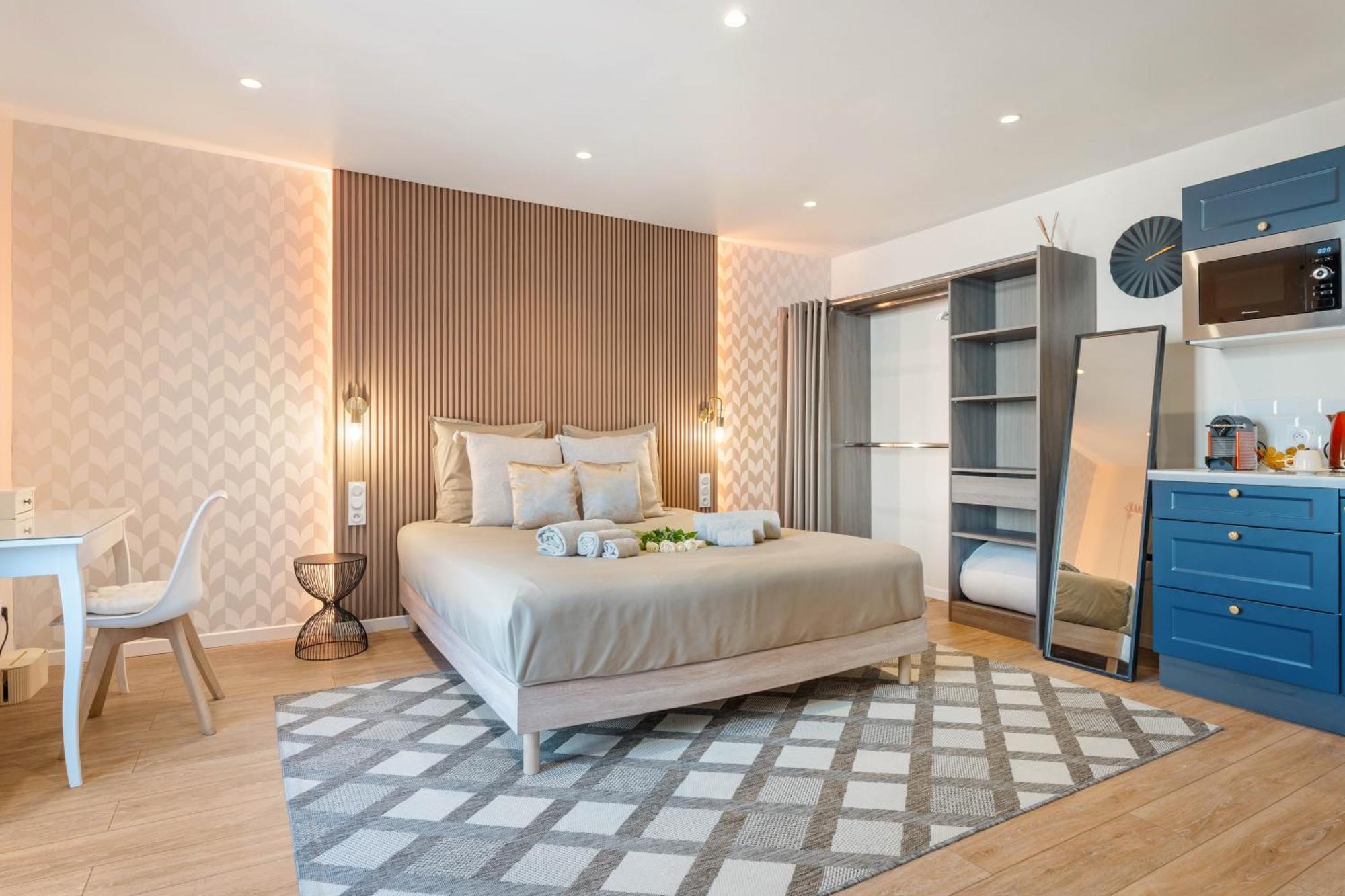 Nice Renting - Love Room Massena - Luxe Room - Jacuzzi - Terrace - King Bed - Ac Экстерьер фото